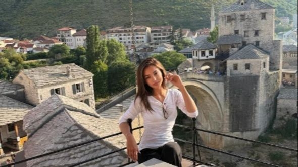 Breskvica pokazala kako uživa u Mostaru uoči koncerta