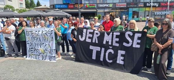 U Prijedoru obilježen Dan bijelih traka: "Da li su branili grad od moje Nermine i Nermina?"