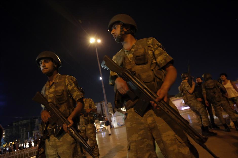 U Turskoj otpušteno 2.756 osoba zbog veza sa terorističkim organizacijama