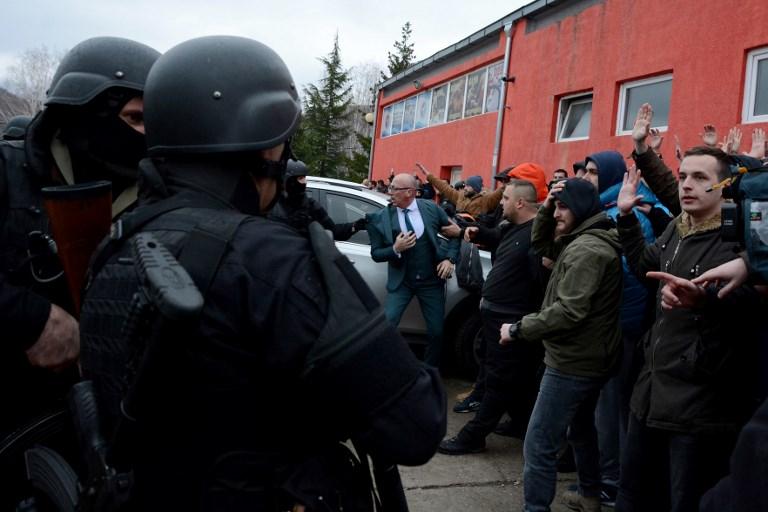 Specijalci povrijedili snimatelja RTS-a, Srbi napali kosovske novinare
