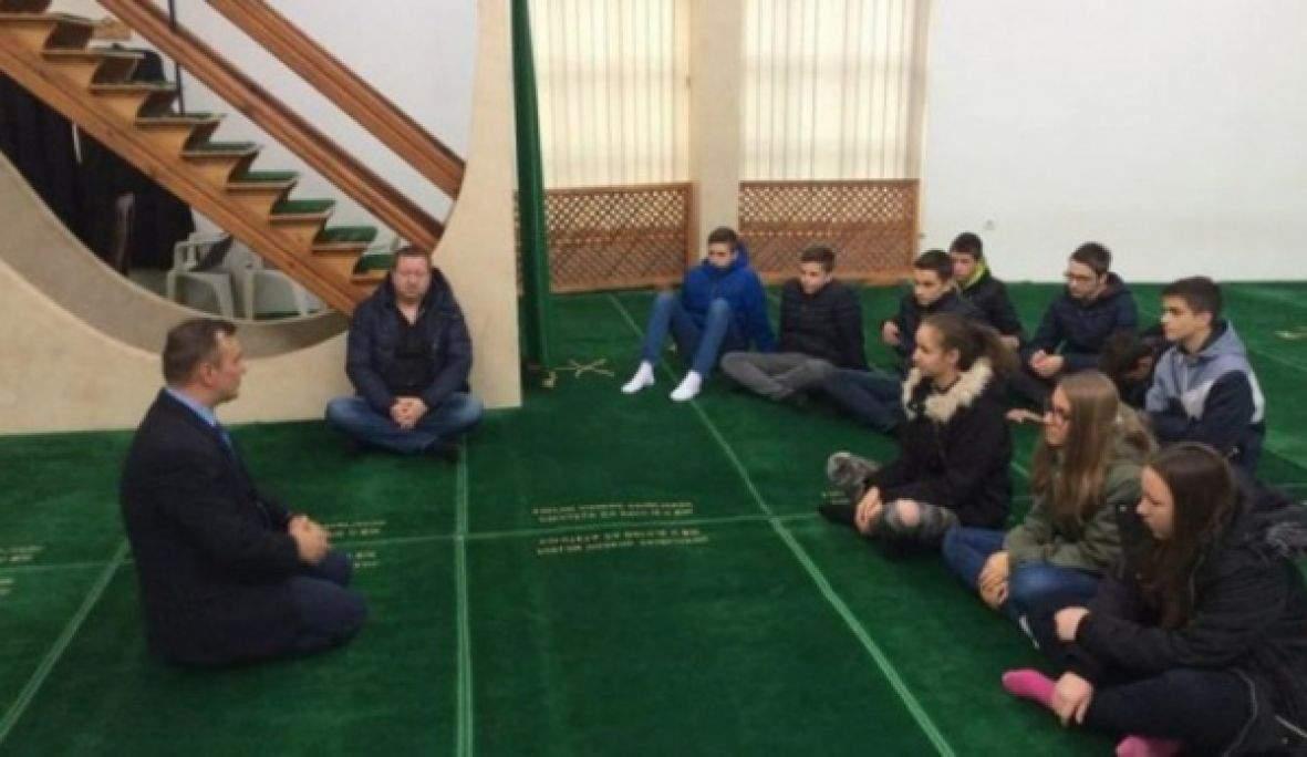Katolički vjeroučitelj iz Žepča: Zašto sam djecu odveo u džamiju?