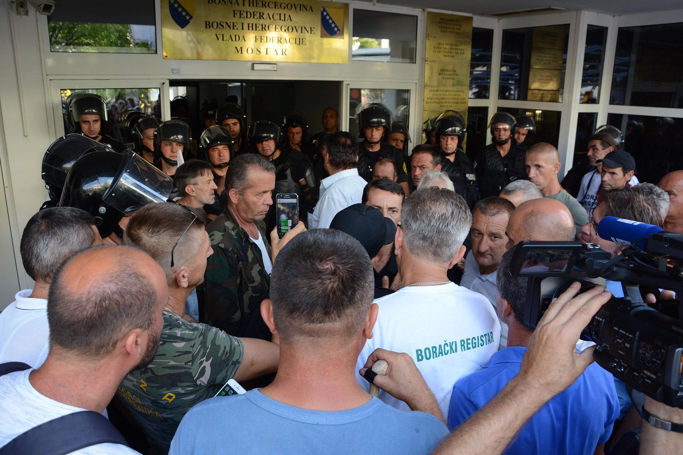 Borci nezadovoljni sastankom u Mostaru, poručili da će uslijediti još radikalnije mjere