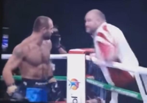 Nakon gubitka meča, bokser nasrnuo na svog trenera