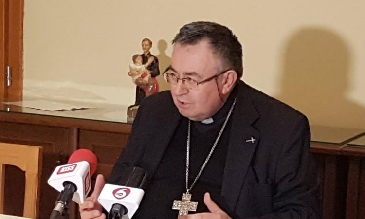 Kardinal Puljić: Božić pokazuje da nismo odbačeni i da nas Bog voli