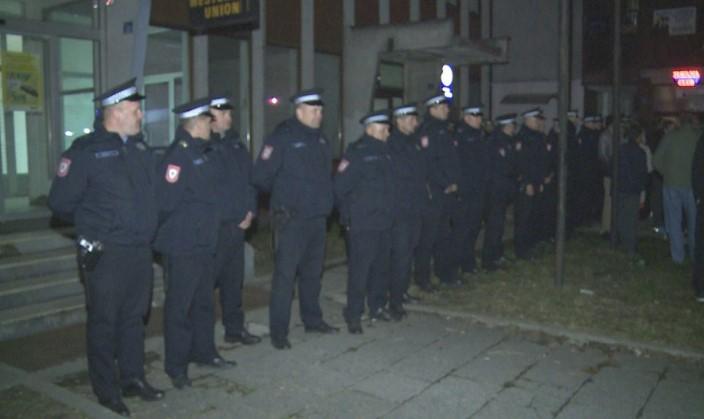 Policija osiguravala zgradu - Avaz
