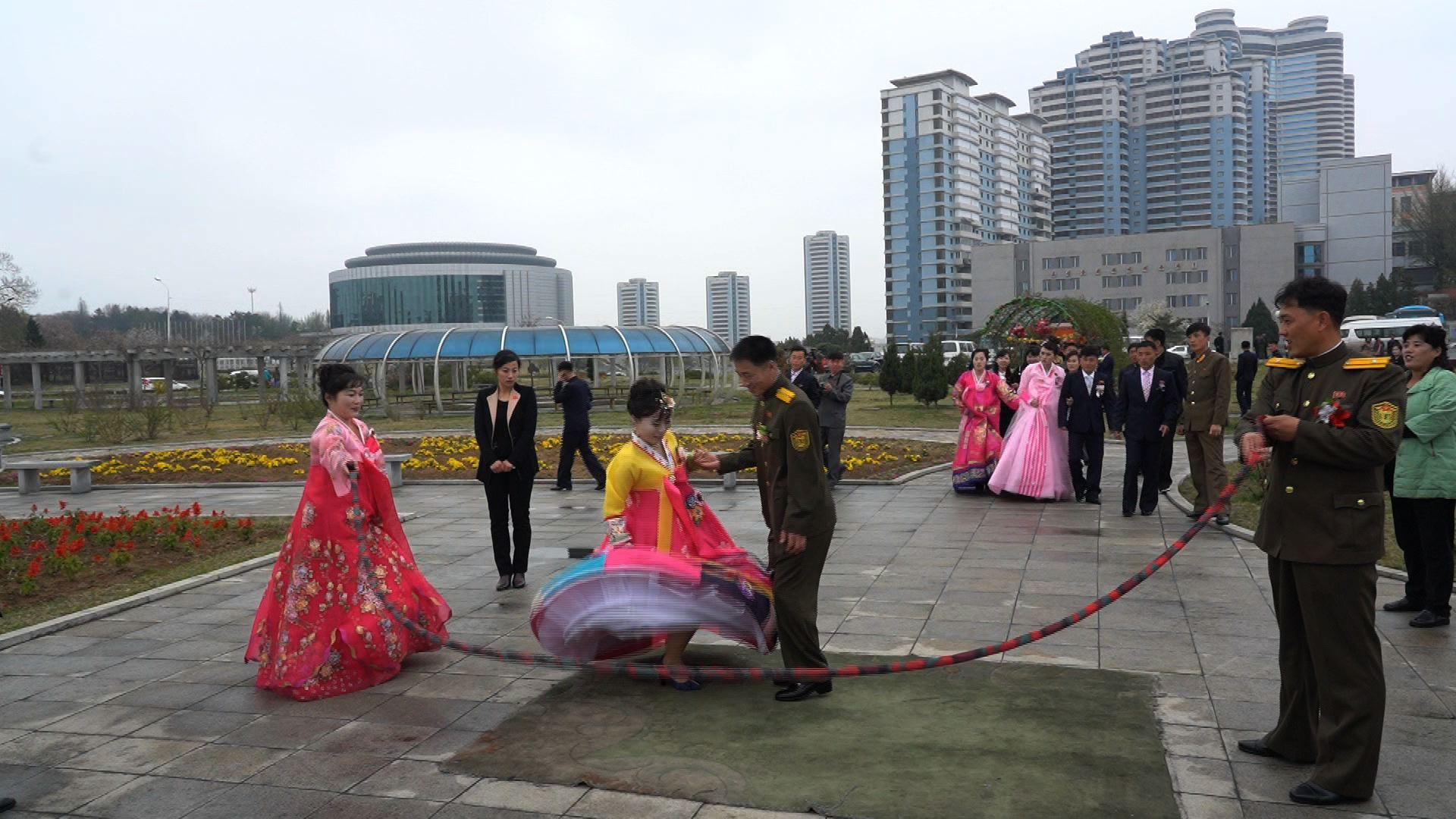 Vjenčanja u Sjevernoj Koreji počinju fotografiranjem, za turiste zabranjeno