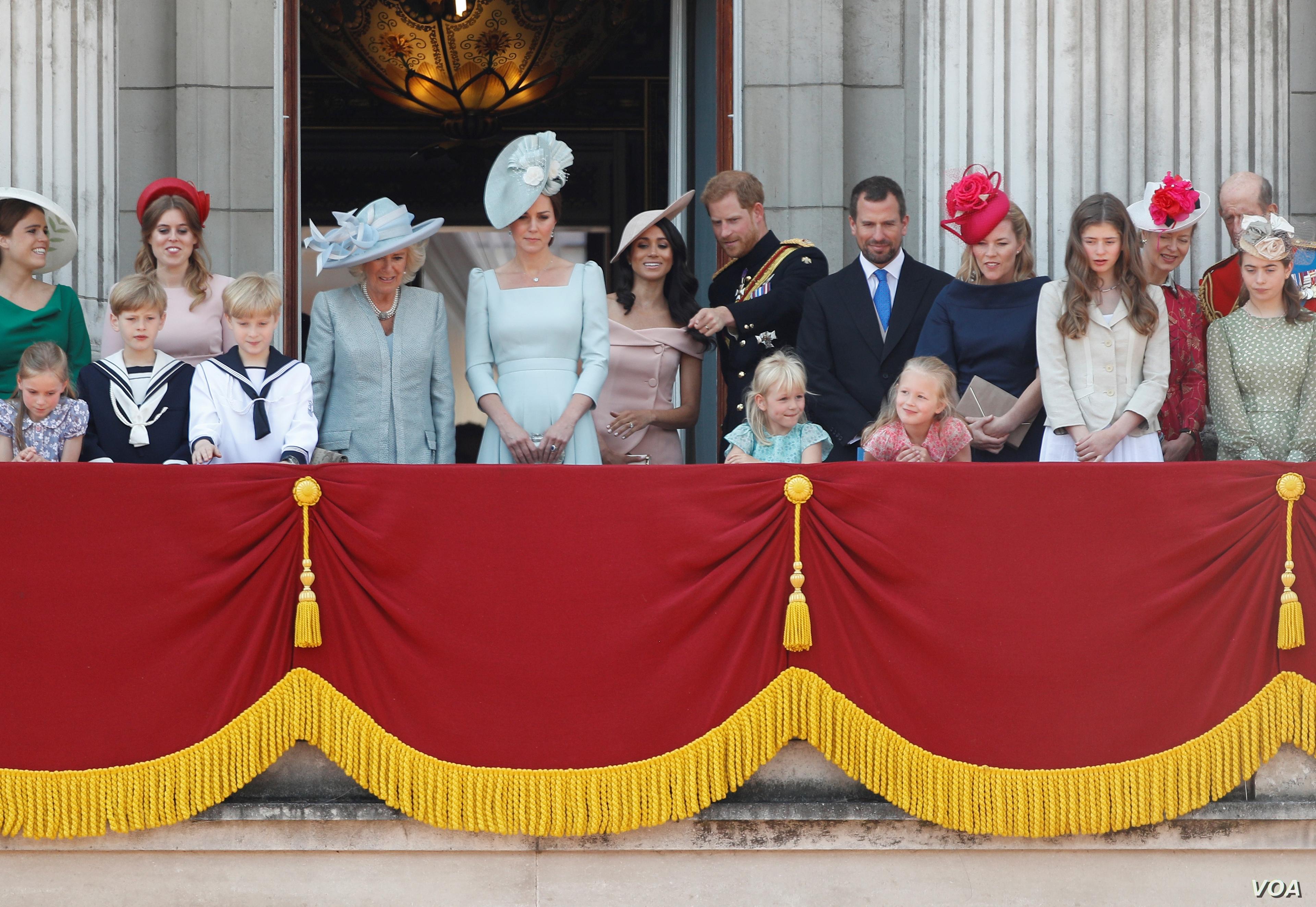 Britanska kraljevska porodica: Susreli se s mnogim sramotama - Avaz