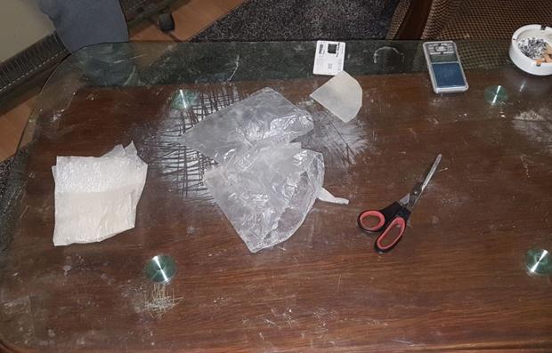 Nesretni diler uhapšen u trenutku dok je pakovao heroin, pripremio i dodatnu smjesu