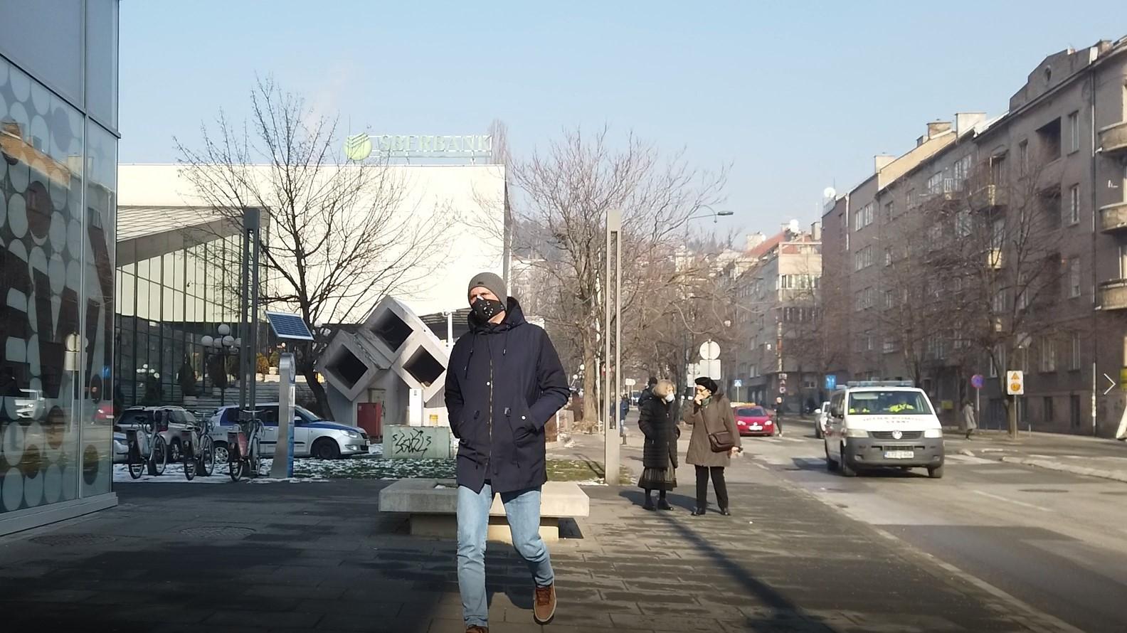 Kako se građani Sarajeva nose sa zagađenim zrakom: Izbjegavam da izlazim, bolje mi je u kući
