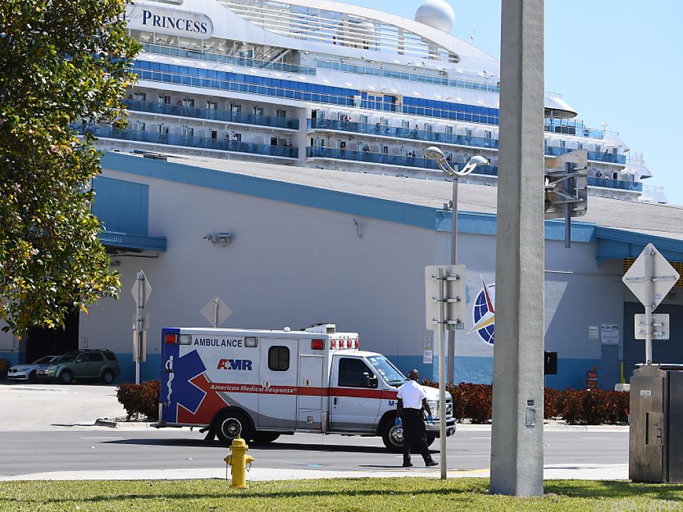 Dva smrtna slučaja prijavljena su ranije na kruzeru "Coral Princess", koji je u subotu pristao u Majamiju - Avaz