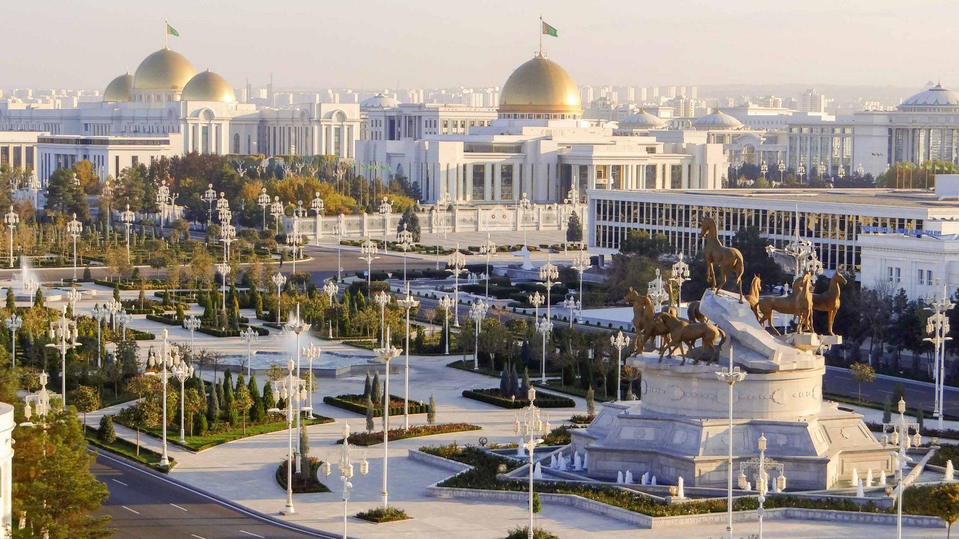 U Turkmenistanu vlada kult ličnosti - Avaz
