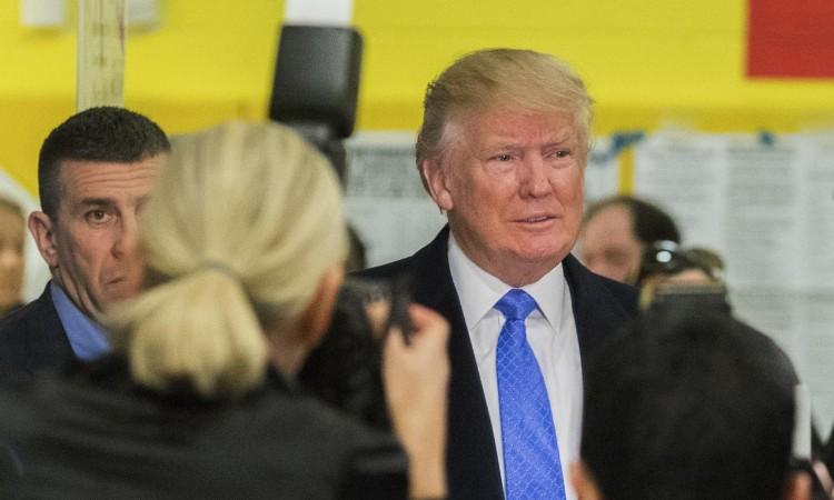 Trump odbio da nosi masku tokom posjete fabrici Ford