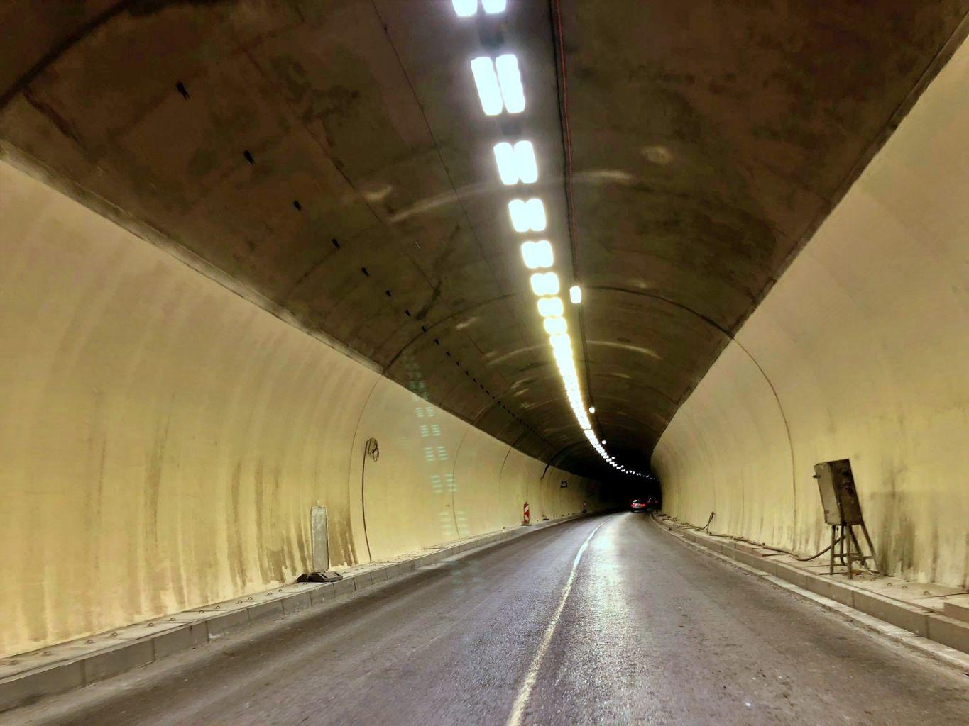 Tunel je asfaltiran, u toku postavljanje rasvjete - Avaz