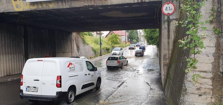 Nevrijeme zahvatilo Sarajevo: Poplavio podvožnjak u Buča Potoku
