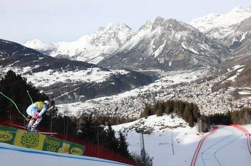 Switzerland's Carlo Janka speeds down the course during an alpine ski, men's World Cup downhill training, in Bormio, Italy, Sunday, Dec. 27, 2020. - Avaz