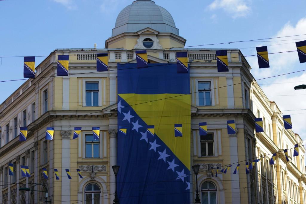 Velika zastava Bosne i Hercegovine je dimenzija 12 puta šest metara - Avaz