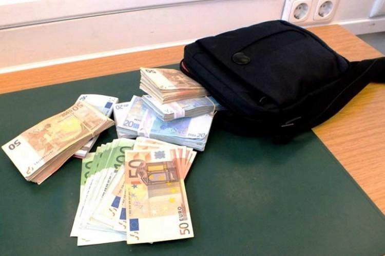 Policija pronašla dio novca - Avaz
