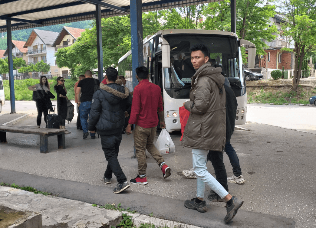 Migranti iz Goražda ka Sarajevu putuju autobusima - Avaz