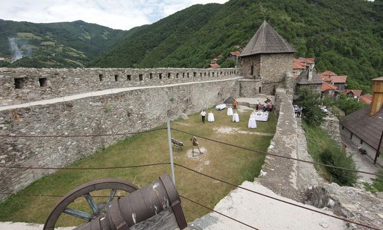 Mjesečno blizu 500 ljudi posjeti ovu srednjovjekovnu utvrdu - Avaz