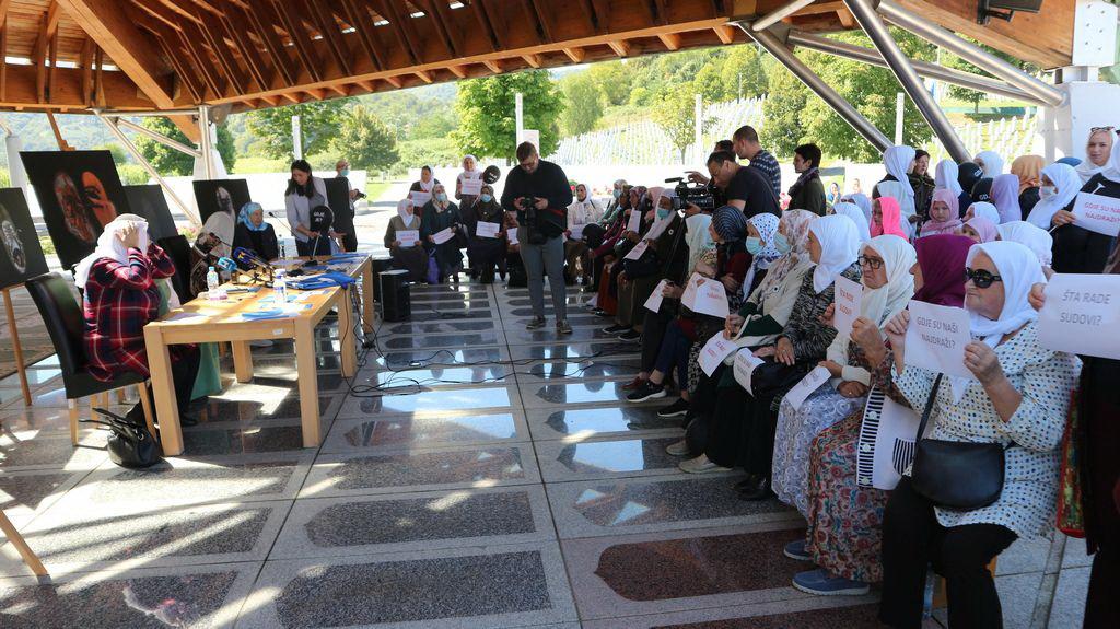 Još se traga za 2.200 Srebreničana - Avaz