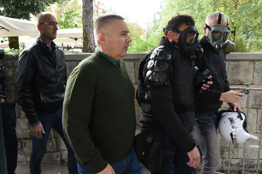Veljović odveden u policiju - Avaz