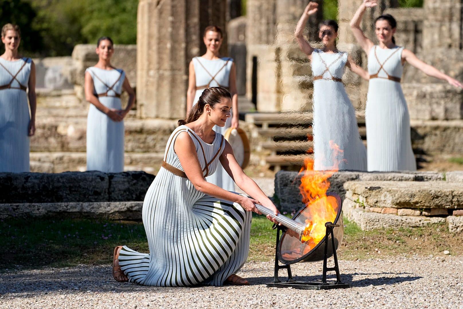 U Atini zapaljen olimpijski plamen, demonstranti ometali ceremoniju