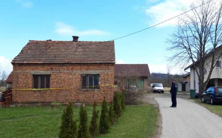 Policija ispred kuće porodice Milanović - Avaz
