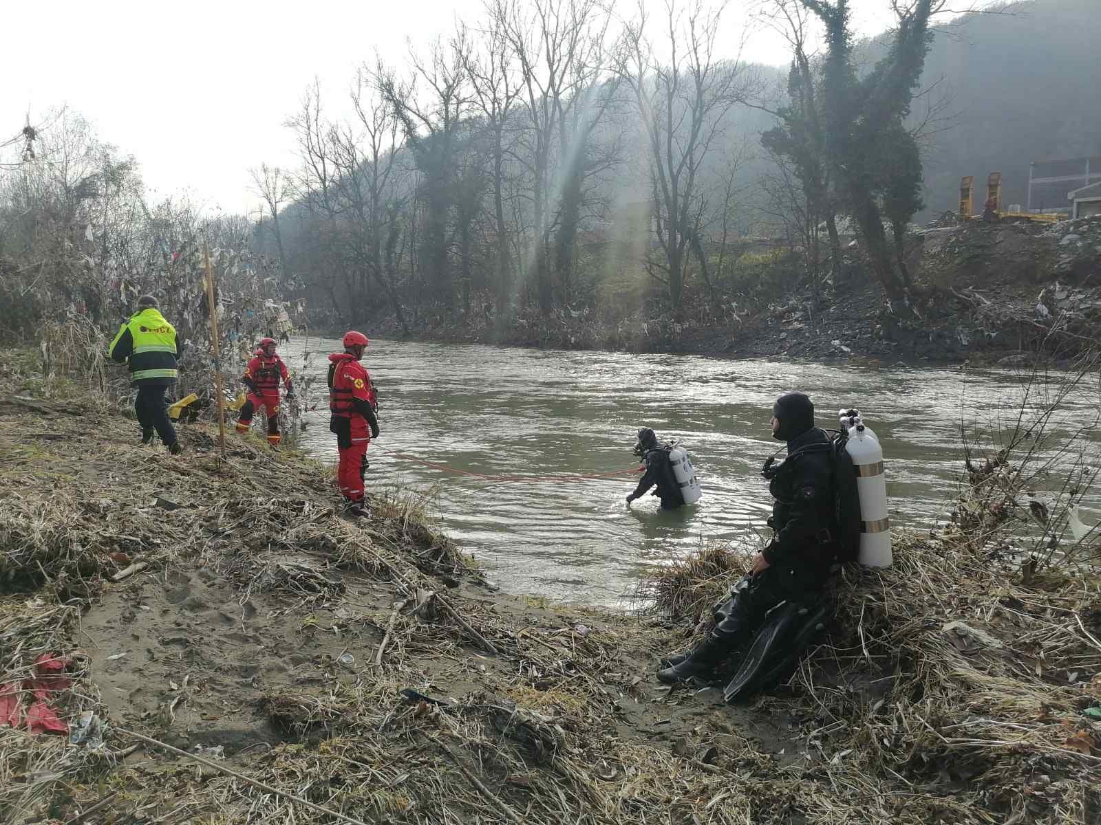 Civilna zaštita: Ronioci identifikovali "objekat", postoji indicija da bi moglo biti tijelo drugog turskog radnika