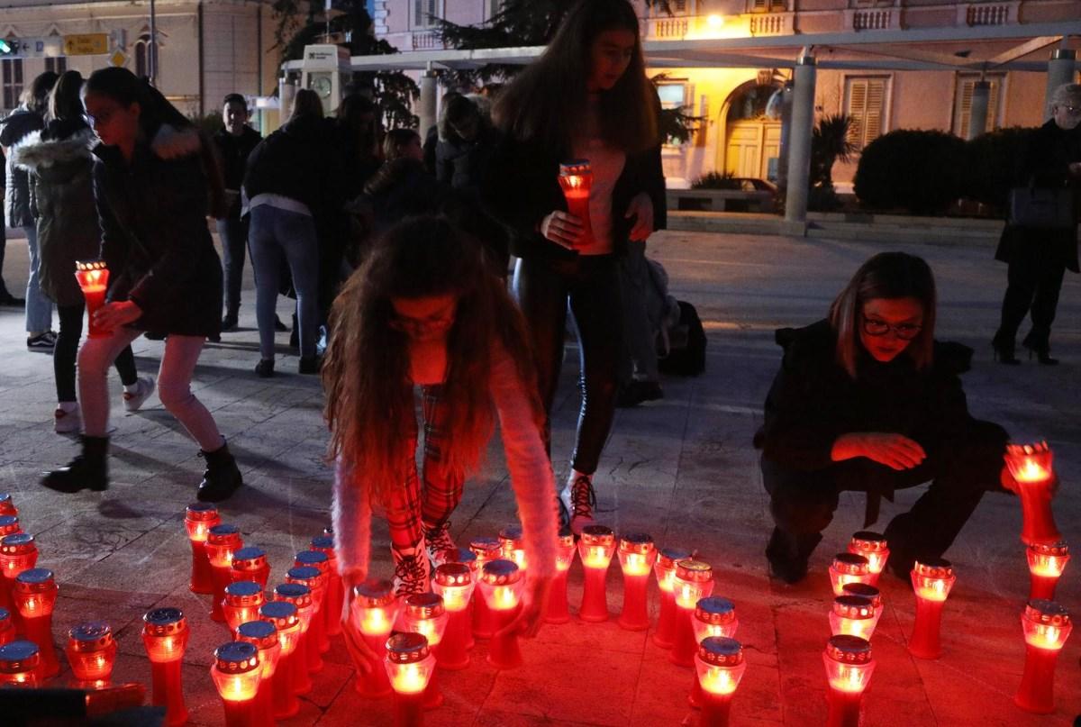 Paljenje svijeća za Vukovar - Avaz