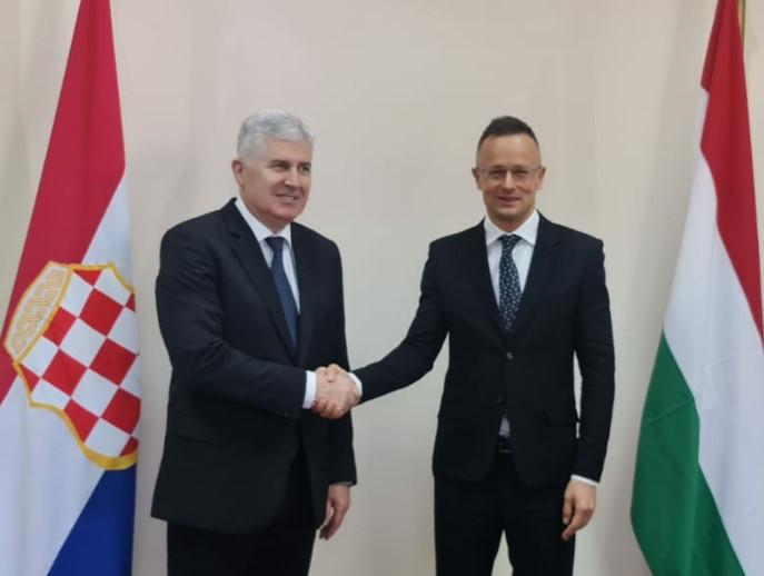Sijarto: Mađarska podržava hrvatsku zajednicu u BiH, Čović je naš prijatelj