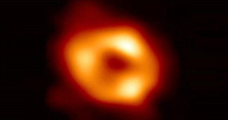 Objavljena prva fotografija goleme crne rupe u centru naše galaksije