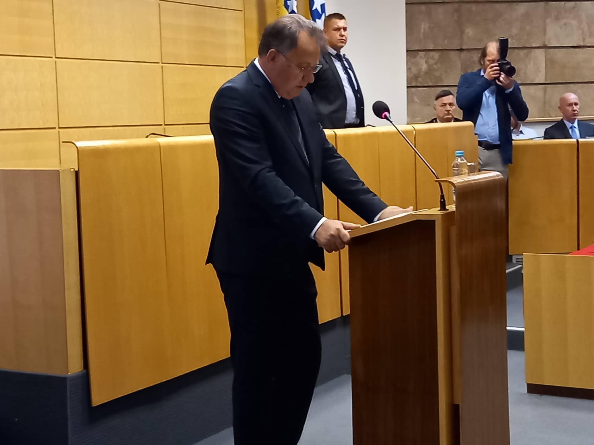 Nermin Nikšić zaplakao na komemoraciji Segmedini Srni-Bajramović: Tuga, bol i žalost