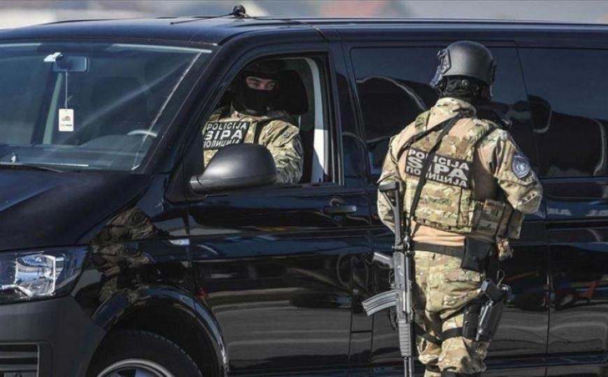 SIPA uhapsila šest osoba na području Bužima i Bosanske Otoke: Oduzete puške i bomba