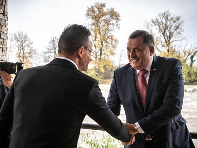 Peter Sijarto i Milorad Dodik - Avaz