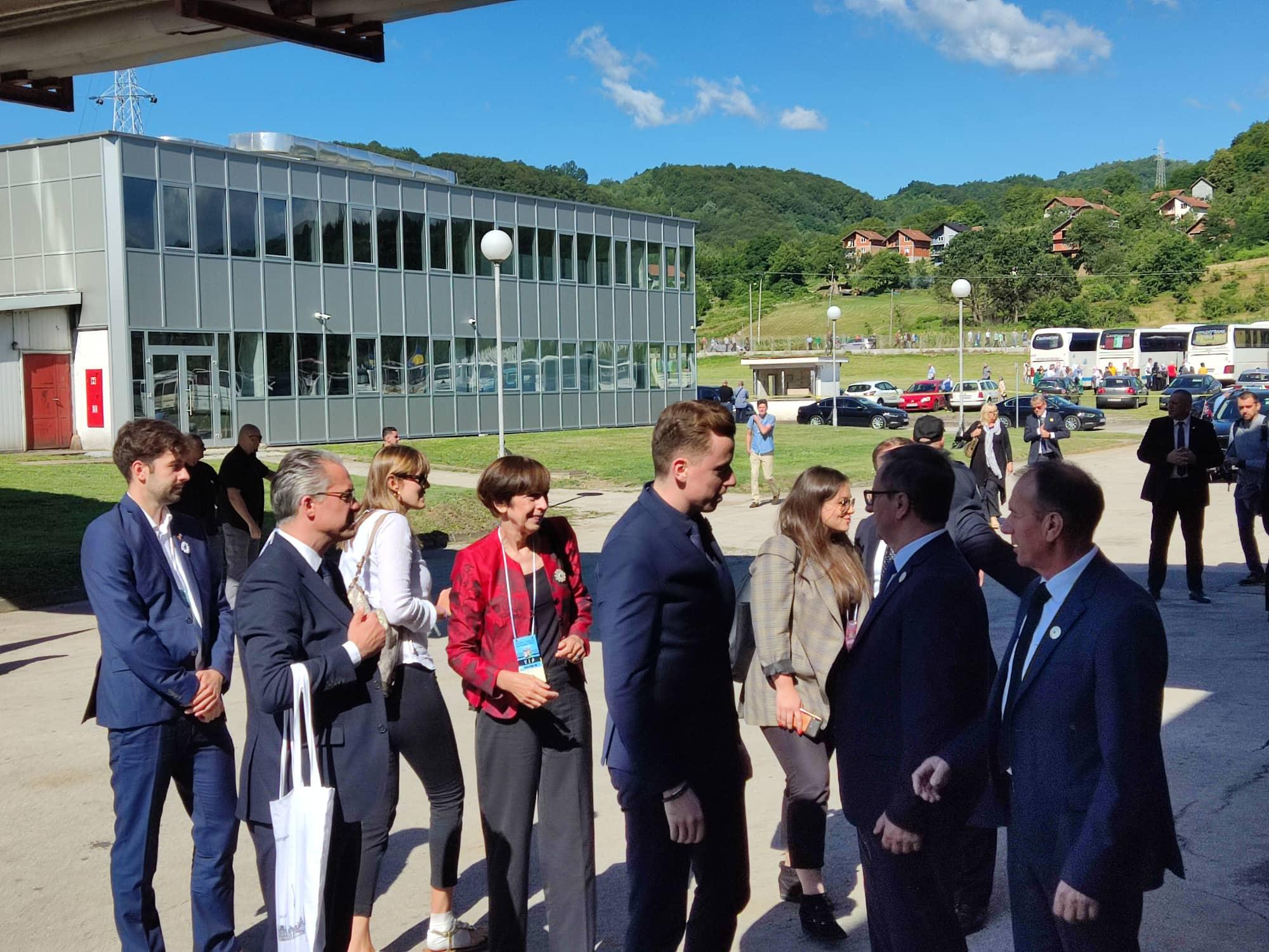 Delegacija Njemačke i Adis Ahmetović stigli u Potočare