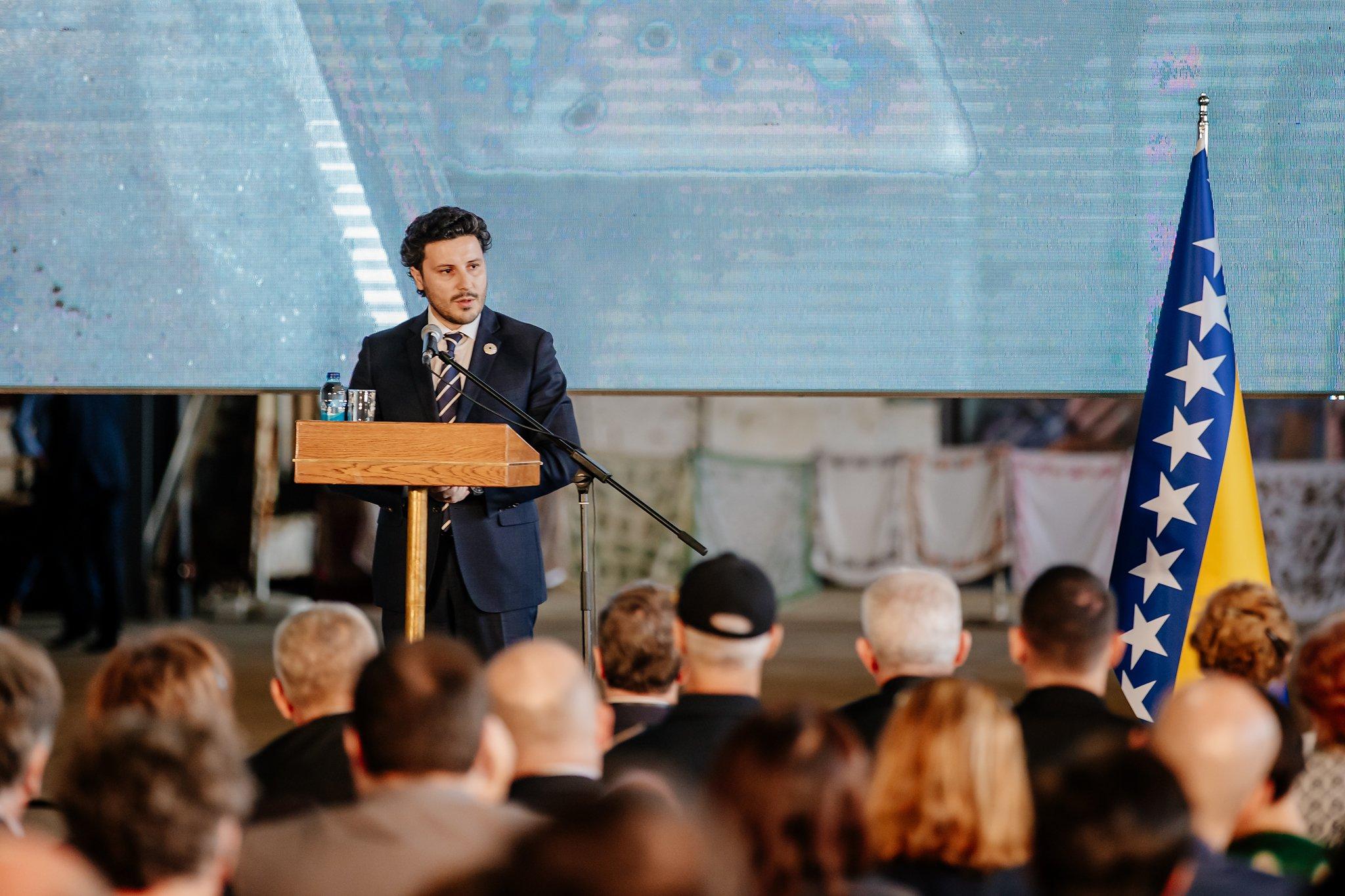 Dritan Abazović držao govor na komemoraciji u Potočarima - Avaz