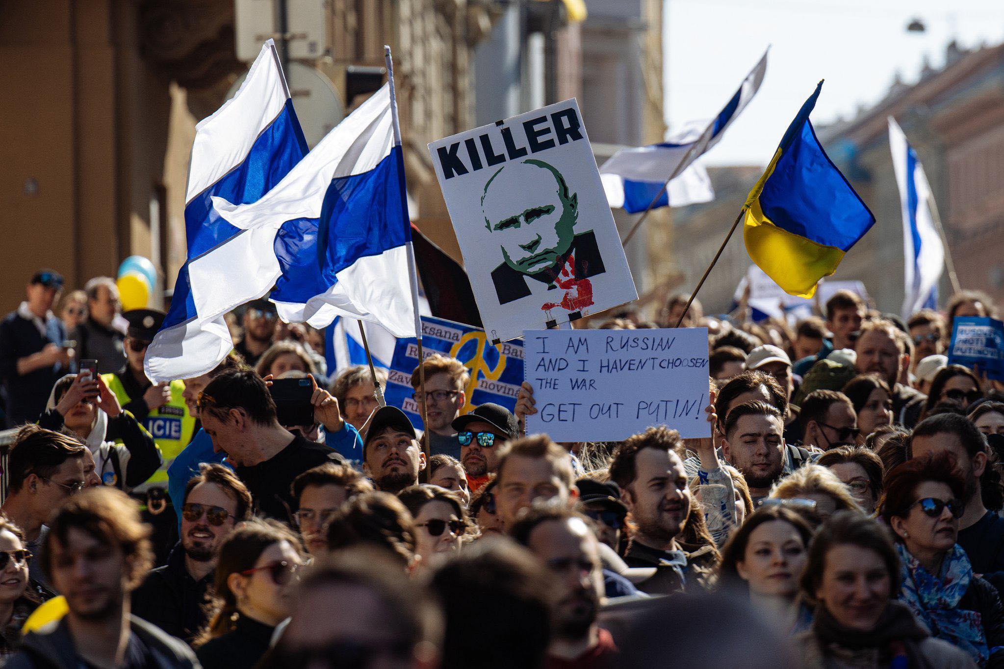 Hiljade ljudi na protestu u Pragu: Žele vojnu neutralnost