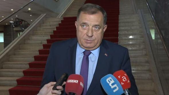 Dodik: Obratio se medijima nakon Političkog foruma - Avaz