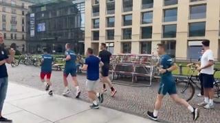 U Leverkuzenu treniraju svi: Ćabi Alonso trčao ulicama Berlina sa stručnim štabom, večeras igraju finale Kupa