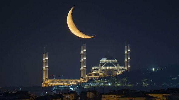 Polumjesec iznad turske metropole - Avaz