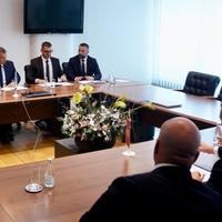 Održan sastanak Nešića i crnogorskog ministra Filipa Adžića
