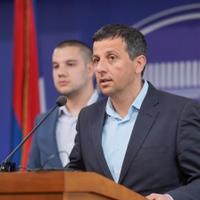 Nebojša Vukanović za “Avaz”: Čim vidite političara da diže tri prsta odmah shvatite da je stavio milion maraka u džep