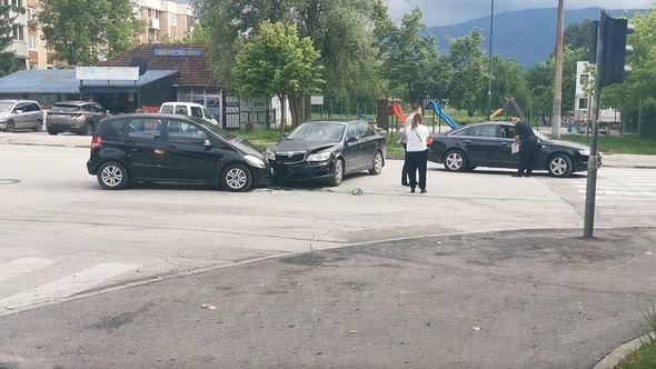 Saobraćajna nesreća na Dobrinji - Avaz