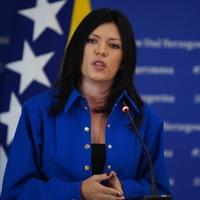 Sanja Vulić opet pravila problem sudskim policajcima: Nezadovoljna mjestom na kojem treba da sjedi