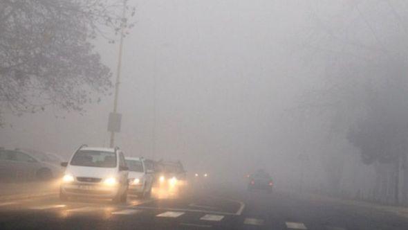 Vozaćima smanjena vidljivost zbog magle - Avaz