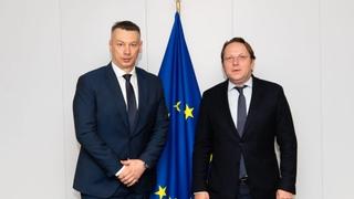 Nešić sa Varheljijem i Johanson: Jačanje saradnje sa EU i ispunjavanje preporuka na evropskom putu