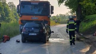 Teška nesreća kod Prnjavora: U sudaru Golfa i kamiona poginula djevojka (25) iz Srpca