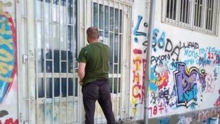 Započelo uklanjanje grafita s fasada i javnih površina u Općini Centar