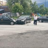 Nesreća na Dobrinji: Policija na terenu, saobraćaj se odvija usporeno