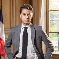 Bivši dečko novog premijera Francuske je blizak saradnik Makrona, godinama je na važnoj funkciji